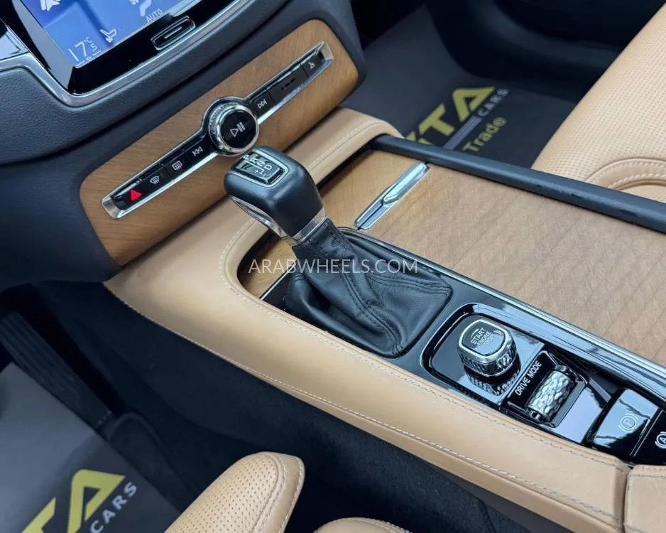 Volvo XC90 2019 for Sale in Dubai Image-7