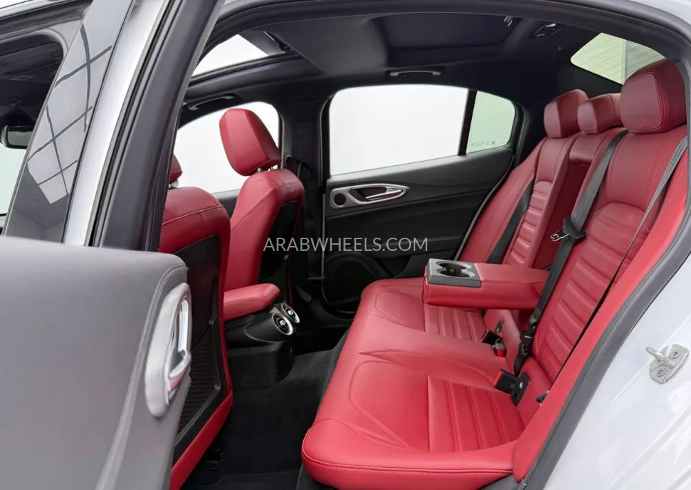 Alfa Romeo Giulia 2024 for Sale in Dubai Image-1