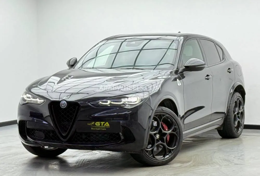 الفا روميو ستيلفيو 2024 for Sale in دبي Image-6
