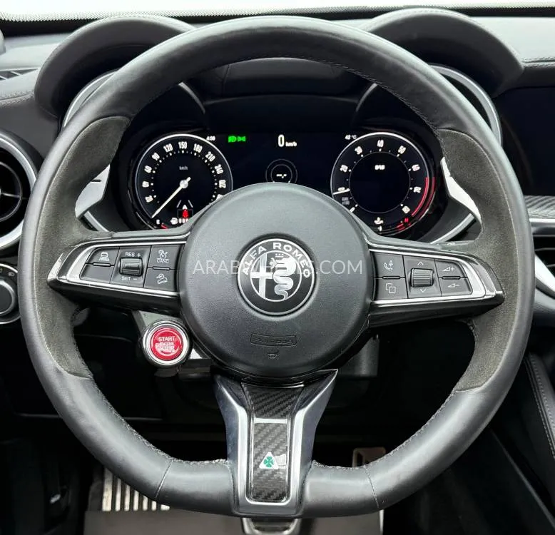 الفا روميو ستيلفيو 2024 for Sale in دبي Image-8