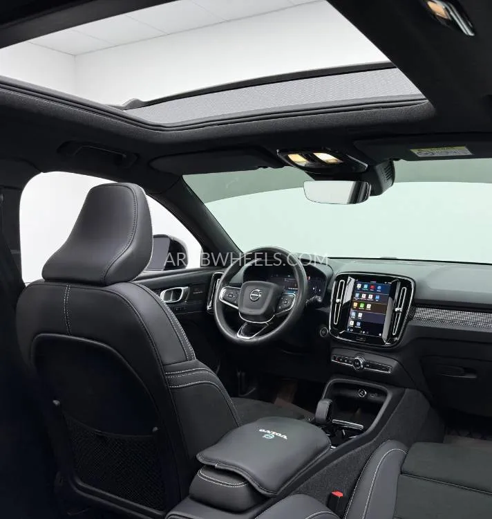 Volvo XC40 2023 for Sale in Dubai Image-12