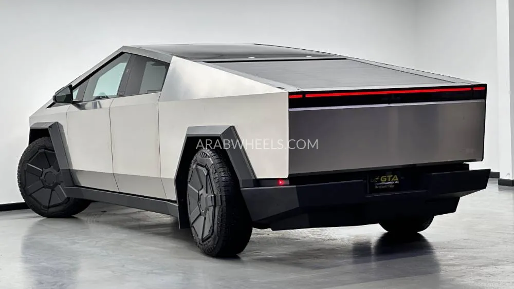 Tesla Cybertruck 2024 for Sale in Dubai Image-6