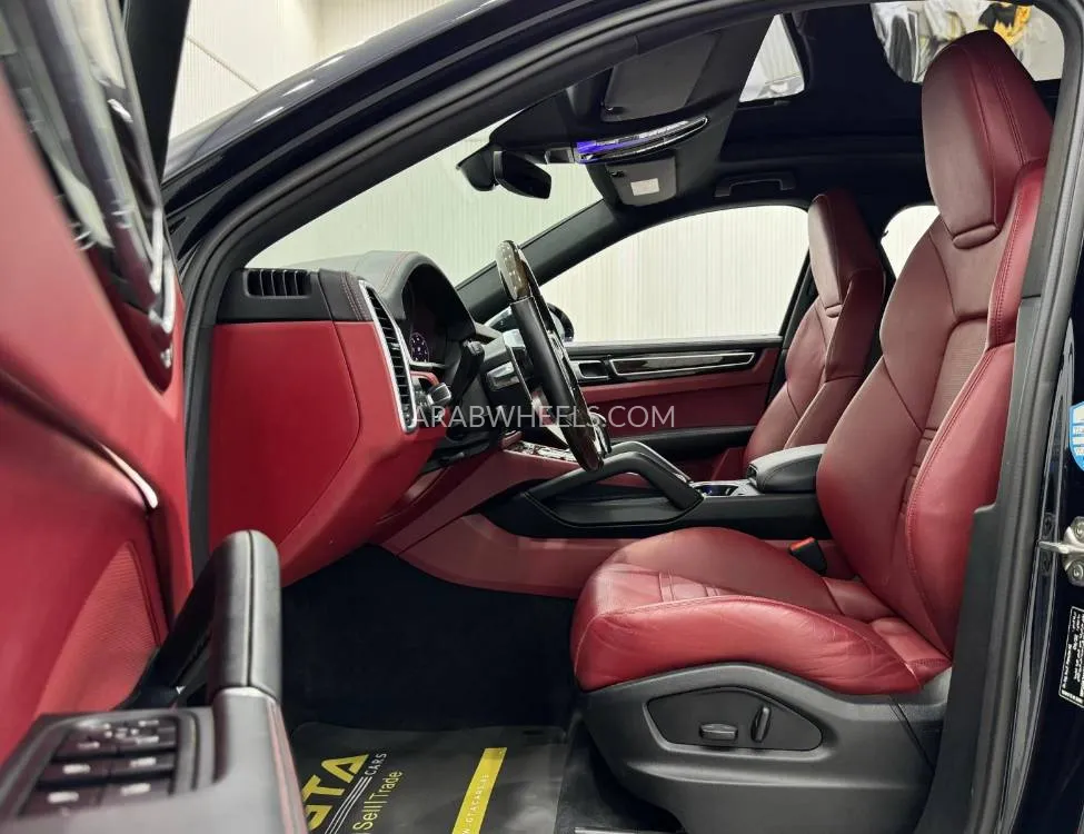 Porsche Cayenne 2022 for Sale in Dubai Image-15