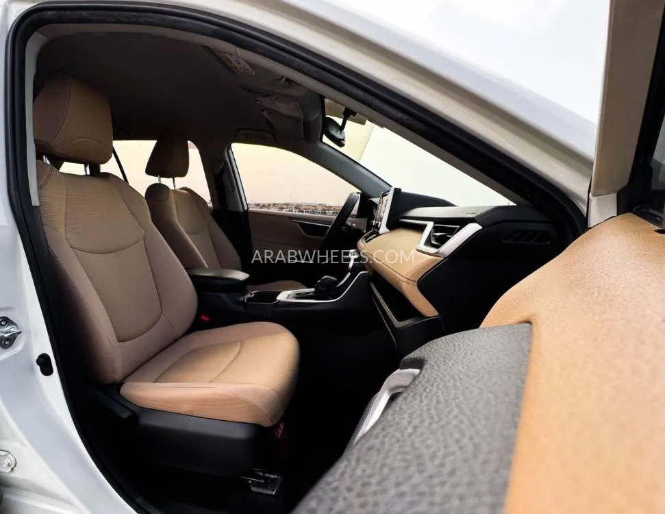 Toyota Rav4 2021 for Sale in Sharjah Image-10