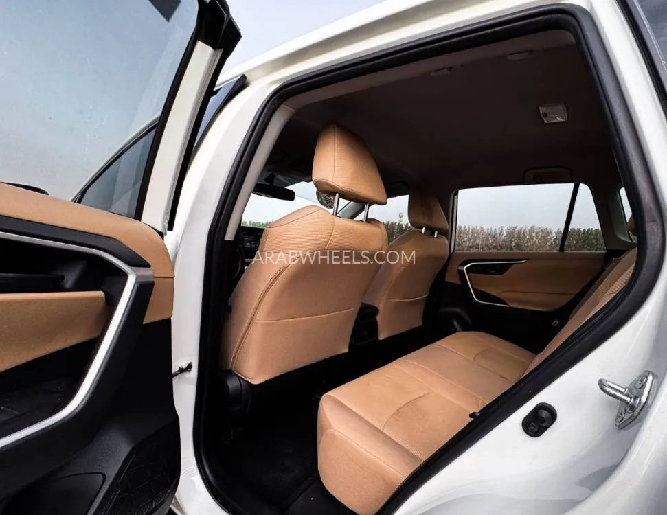 Toyota Rav4 2021 for Sale in Sharjah Image-11