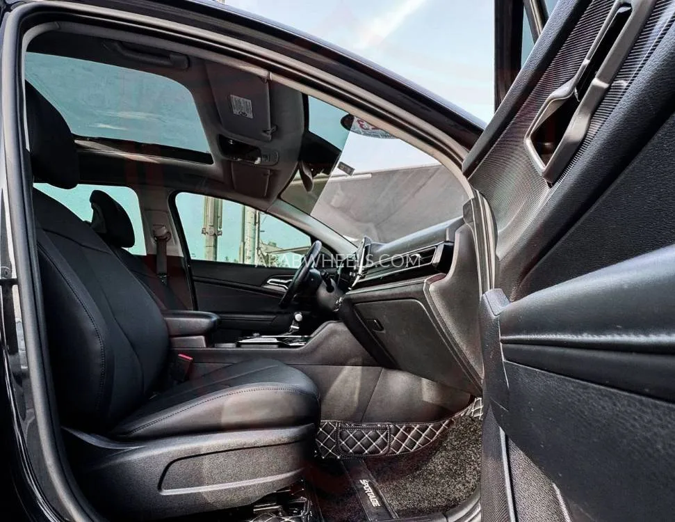 Kia Sportage 2023 for Sale in Sharjah Image-9