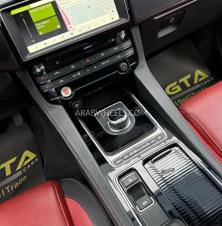 Jaguar F Pace 2018 for Sale in Dubai Image-4