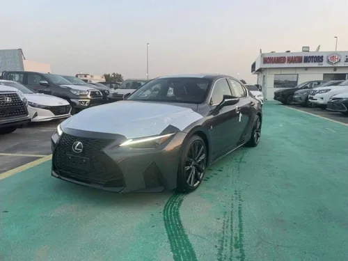 Lexus IS 2024