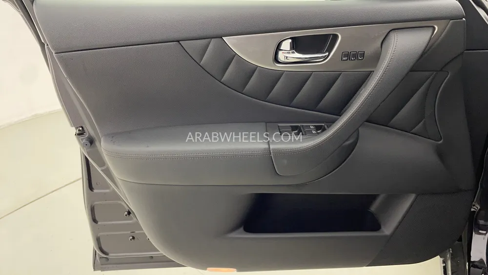 إنفينيتي QX70 2020 for Sale in دبي Image-21