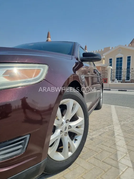 Ford Taurus 2012 for Sale in Sharjah Image-3