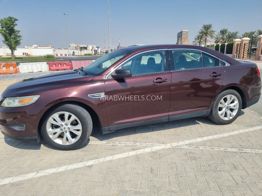 Ford Taurus 2012 for Sale in Sharjah Image-2