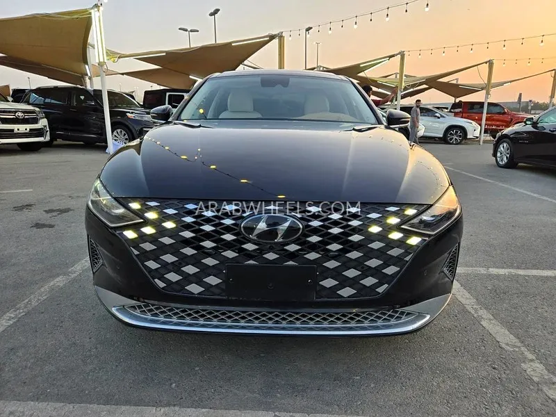 Hyundai Azera 2023 for Sale in Fujairah Image-2