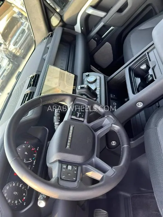 Land Rover Defender 2024 for Sale in Fujairah Image-13
