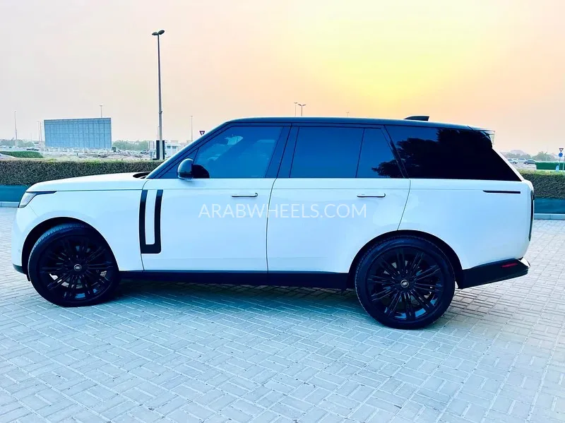 Land Rover Range Rover 2023 for Sale in Fujairah Image-7