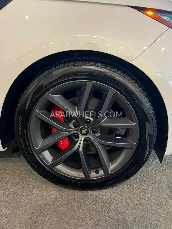 Land Rover Range Rover 2024 for Sale in Fujairah Image-11