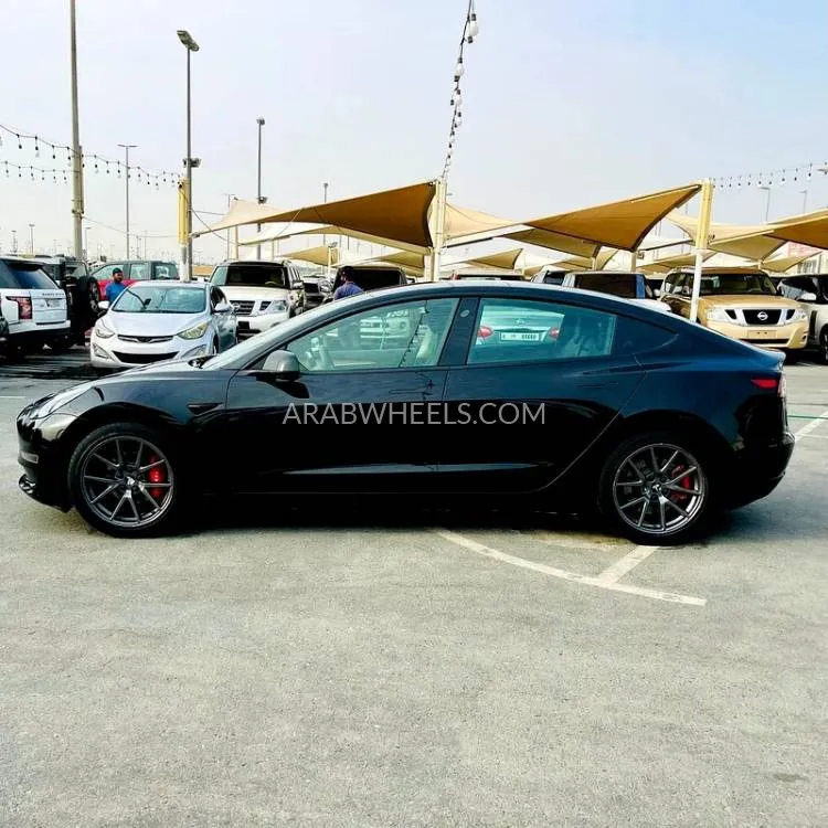 Tesla Model 3 2022 for Sale in Fujairah Image-8