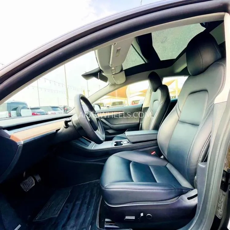 Tesla Model 3 2022 for Sale in Fujairah Image-10