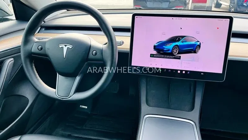 Tesla Model 3 2022 for Sale in Fujairah Image-14