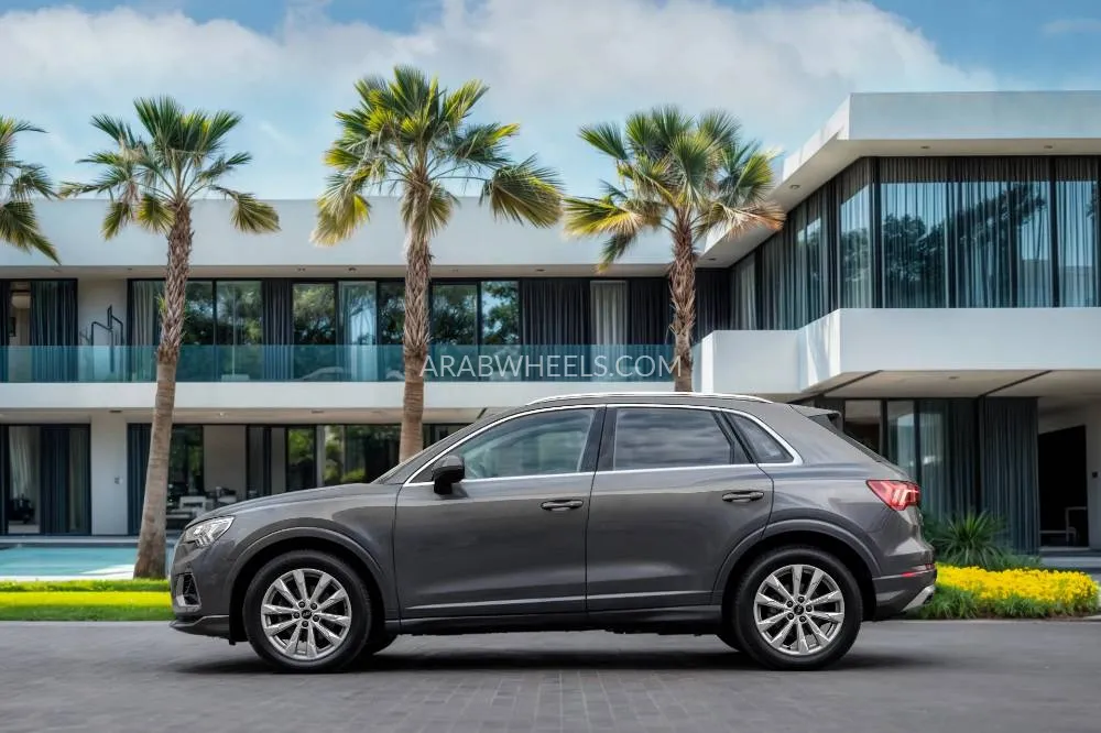 Audi Q3 2020 for Sale in Dubai Image-2