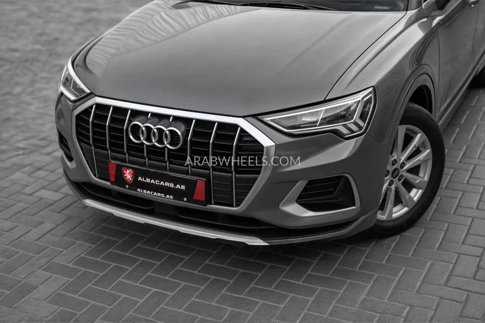 Audi Q3 2020 for Sale in Dubai Image-7