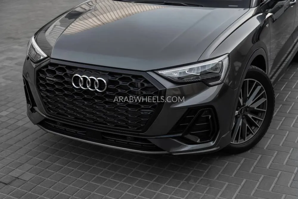 Audi Q3 2022 for Sale in Dubai Image-7