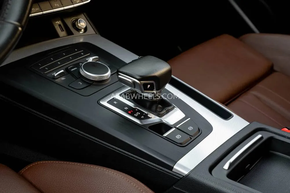 Audi Q5 2020 for Sale in Dubai Image-10