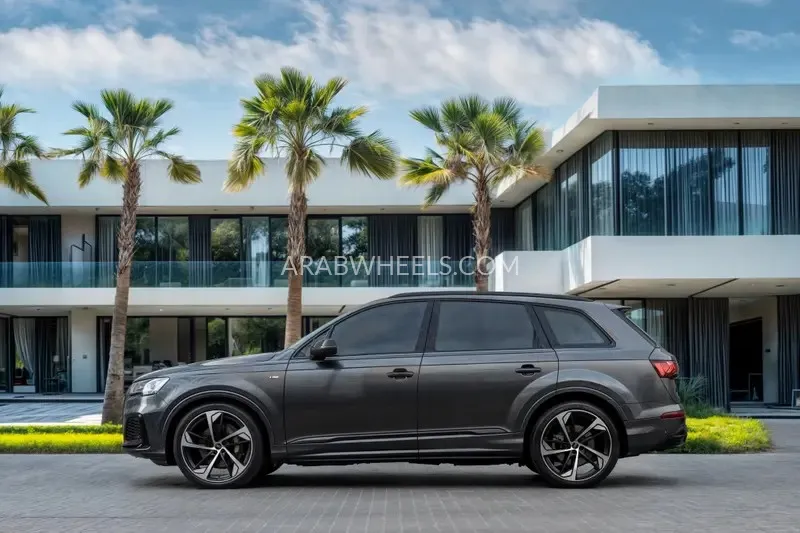 Audi Q7 2023 for Sale in Dubai Image-22