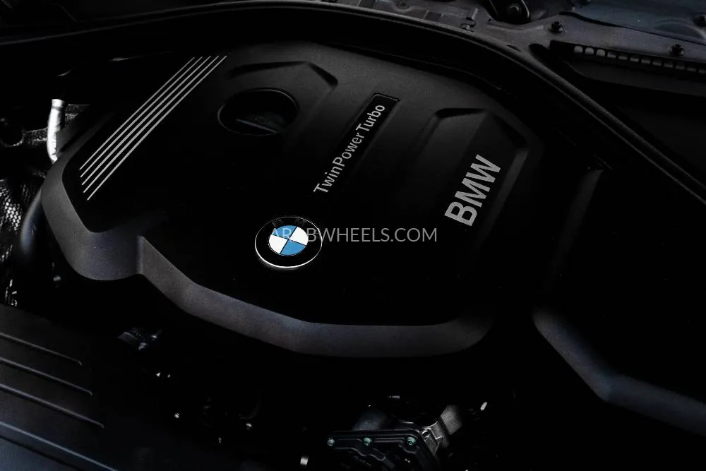 BMW 3 series 2018 for Sale in Dubai Image-14