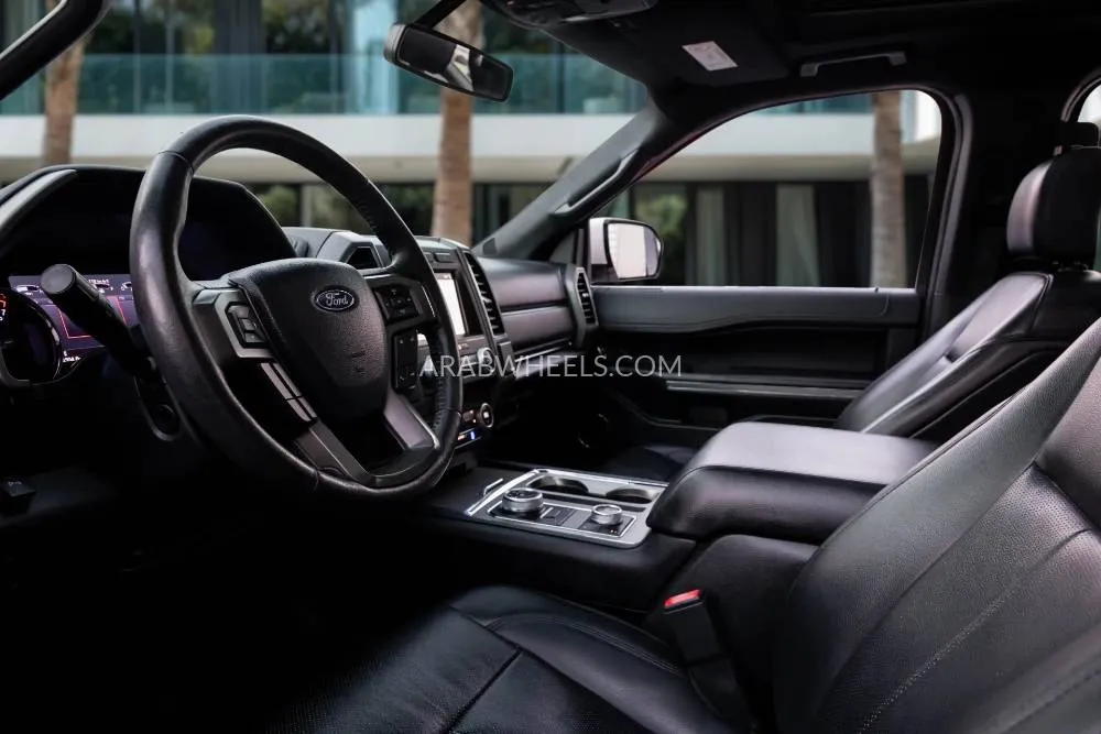 Ford Expedition 2019 for Sale in Dubai Image-9