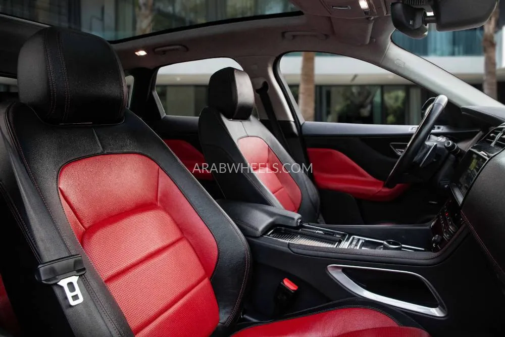 Jaguar F Pace 2019 for Sale in Dubai Image-10