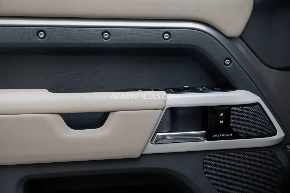 Land Rover Defender 2020 for Sale in Dubai Image-13