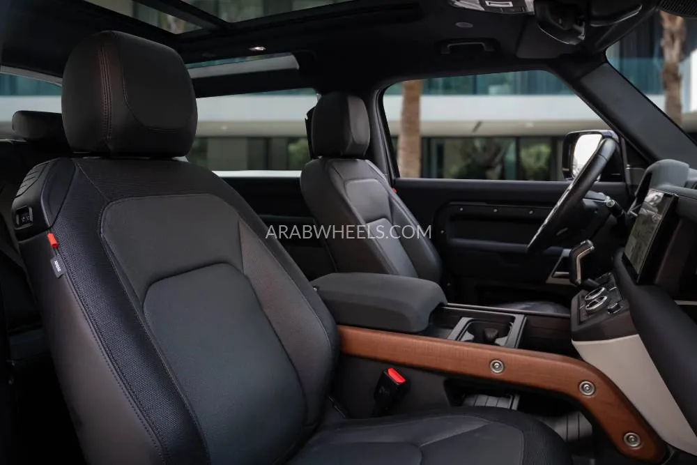 Land Rover Defender 2023 for Sale in Dubai Image-11