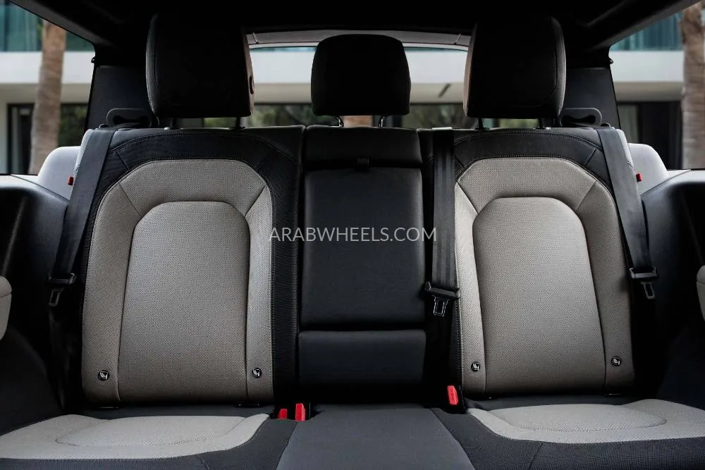 Land Rover Defender 2023 for Sale in Dubai Image-12