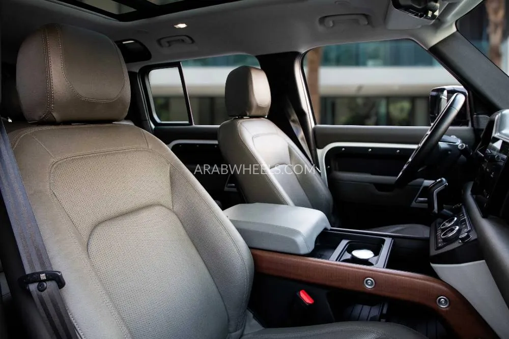 Land Rover Defender 2024 for Sale in Dubai Image-11