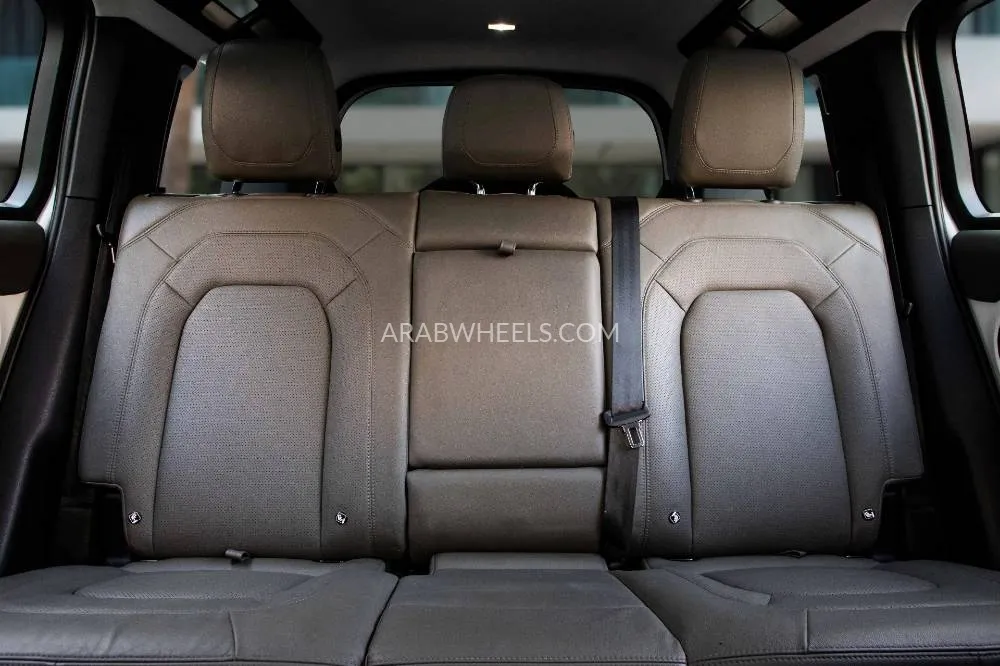 Land Rover Defender 2024 for Sale in Dubai Image-12