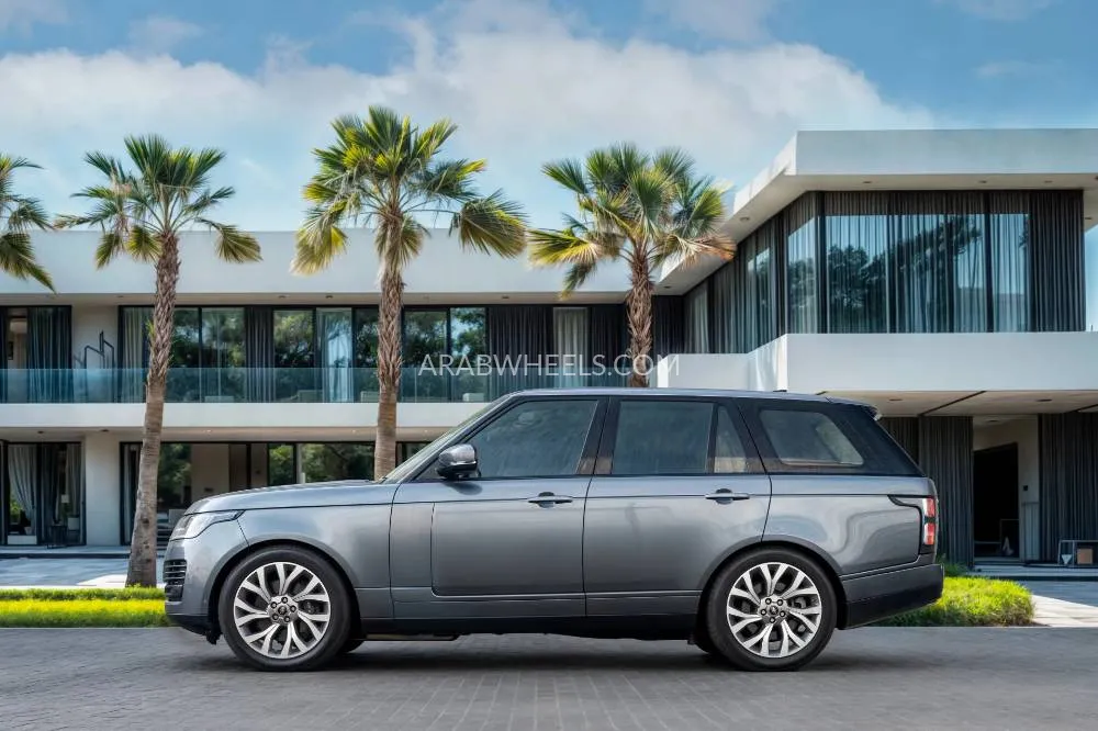Land Rover Range Rover 2019 for Sale in Dubai Image-2