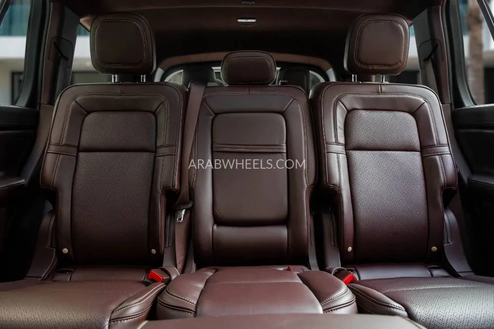 Lincoln Aviator 2023 for Sale in Dubai Image-13