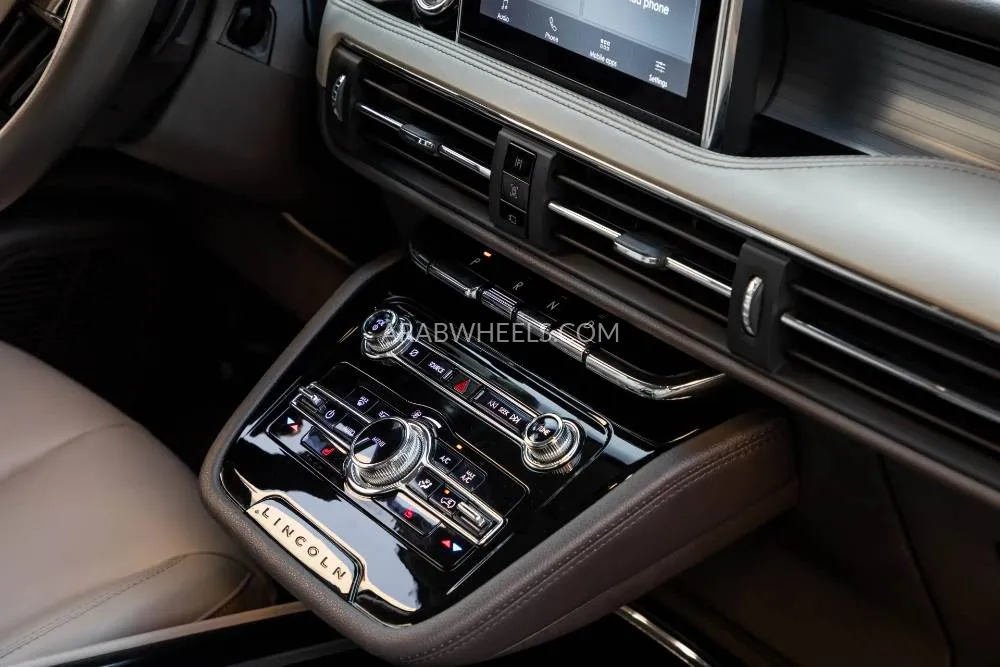 Lincoln Corsair 2021 for Sale in Dubai Image-9