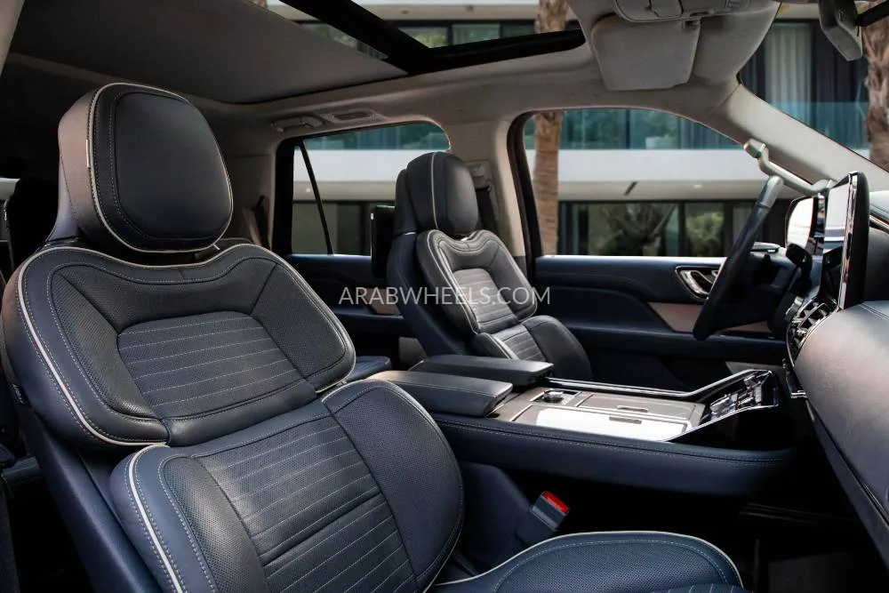 Lincoln Navigator 2021 for Sale in Dubai Image-11