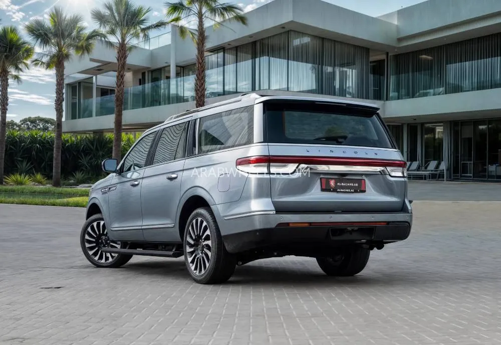 Lincoln Navigator 2023 for Sale in Dubai Image-3