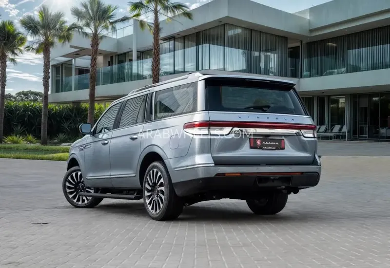 Lincoln Navigator 2023 for Sale in Dubai Image-26