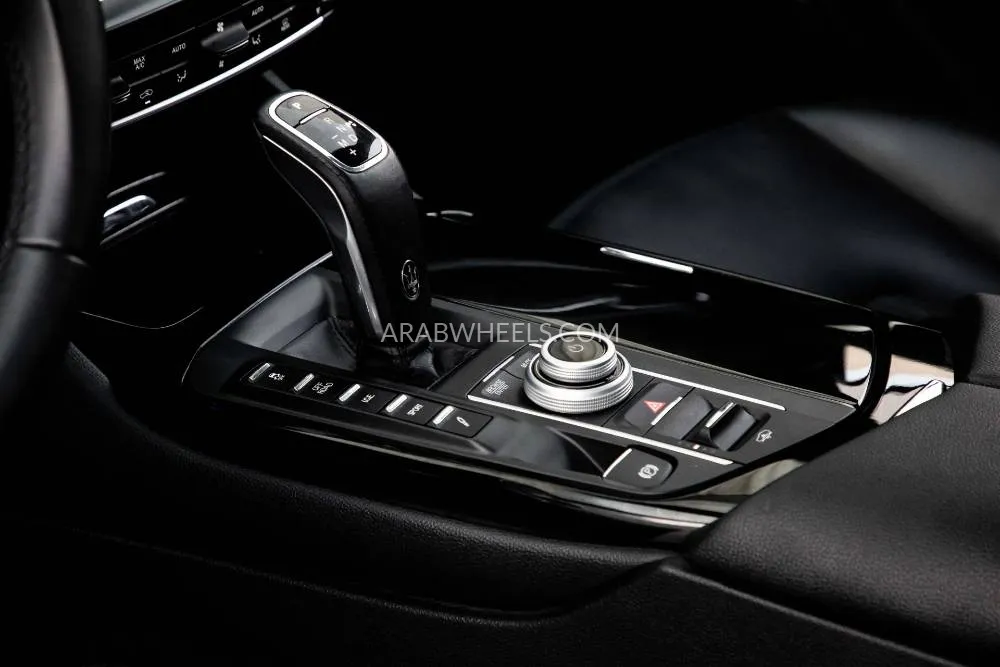 Maserati Levante 2023 for Sale in Dubai Image-10