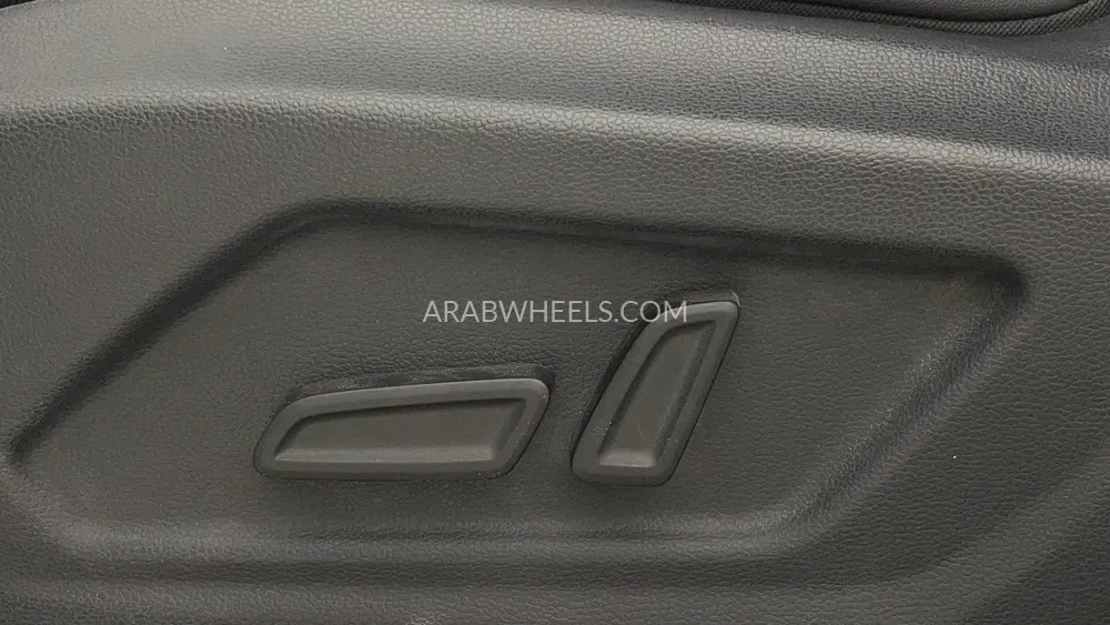 إم جي RX5 2024 for Sale in دبي Image-24