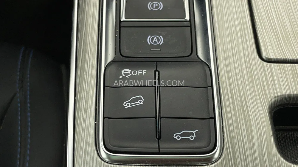 إم جي RX5 2024 for Sale in دبي Image-47