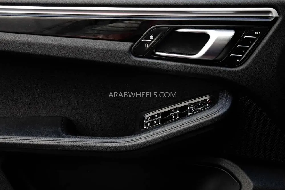 Porsche Macan 2019 for Sale in Dubai Image-13