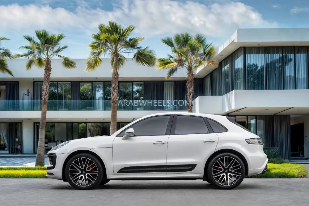 Porsche Macan 2024 for Sale in Dubai Image-2