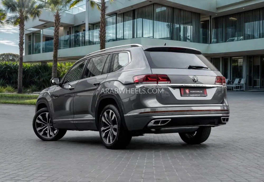 Volkswagen Teramont 2023 for Sale in Dubai Image-3
