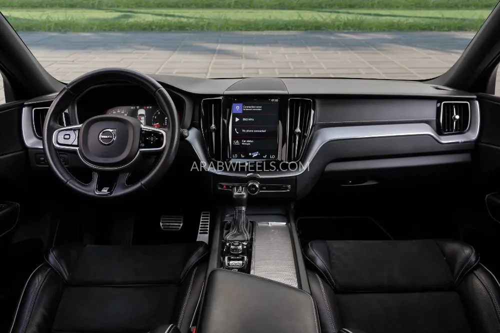 Volvo XC60 2019 for Sale in Dubai Image-8
