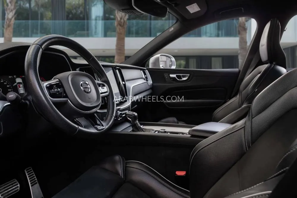Volvo XC60 2019 for Sale in Dubai Image-9