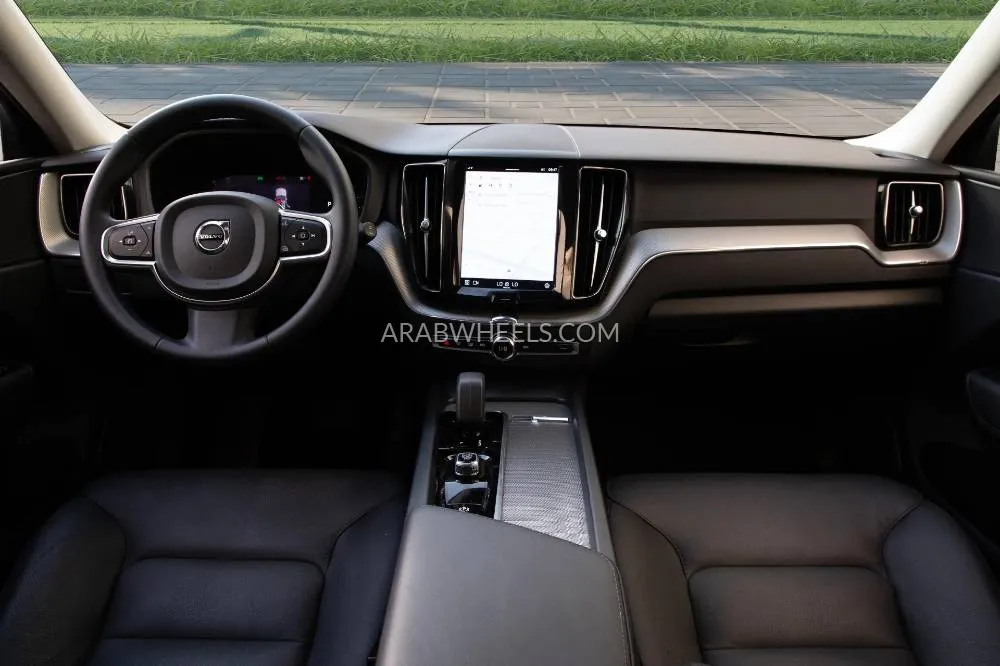 Volvo XC60 2024 for Sale in Dubai Image-8
